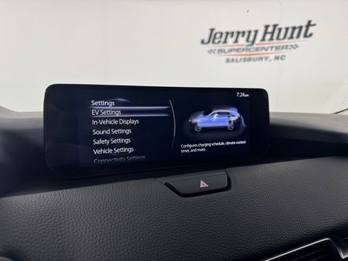Used 2024 MAZDA CX-90 Plug-In Hybrid w/ Preferred AWD/4WD image 17