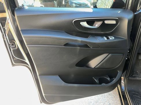 Used 2016 Mercedes-Benz Metris Passenger image 16