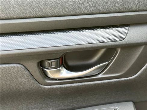 Used 2025 Honda CR-V LX image 25