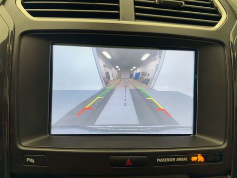 Used 2018 Ford Explorer XLT w/ Equipment Group 202A image 25