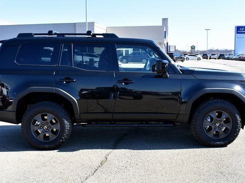 Used 2025 Lexus GX 550 image 2