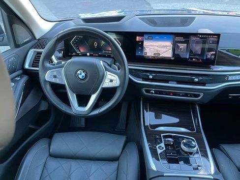 Used 2023 BMW X7 xDrive40i w/ Executive Package image 11
