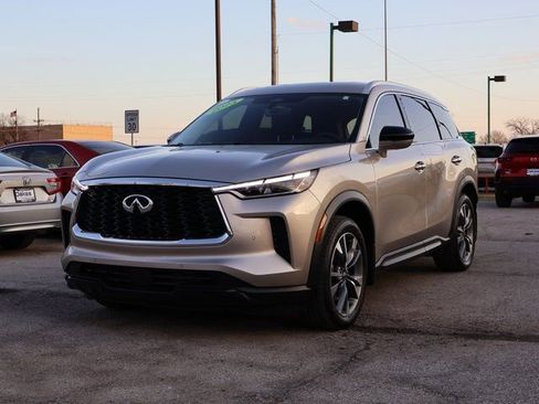 Used 2025 INFINITI QX60 Luxe FWD image 4
