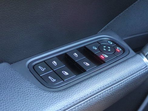Used 2023 Porsche Cayenne S AWD/4WD image 27