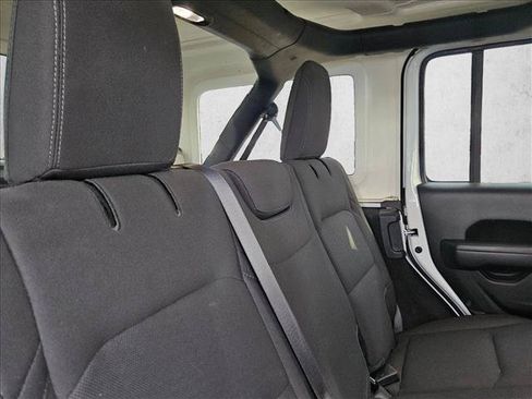 Used 2022 Jeep Wrangler Unlimited Sport AWD/4WD image 17