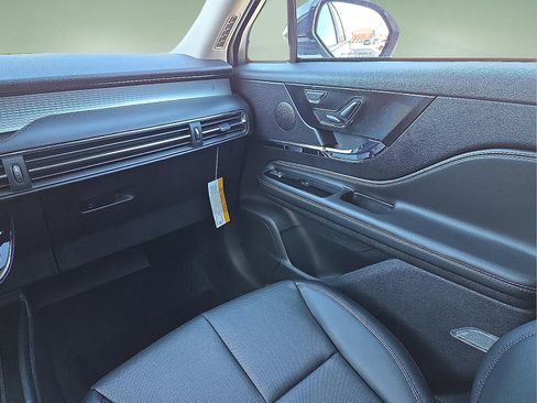 New 2026 Lincoln Corsair Premiere image 12