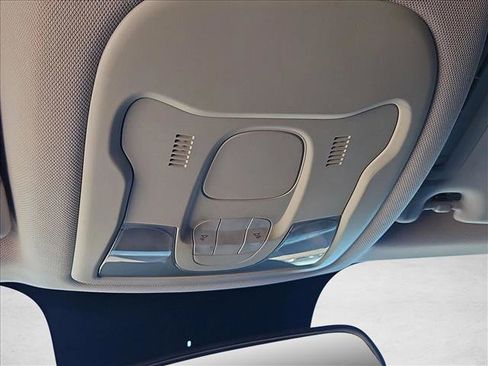 Used 2019 Jeep Renegade Sport image 20