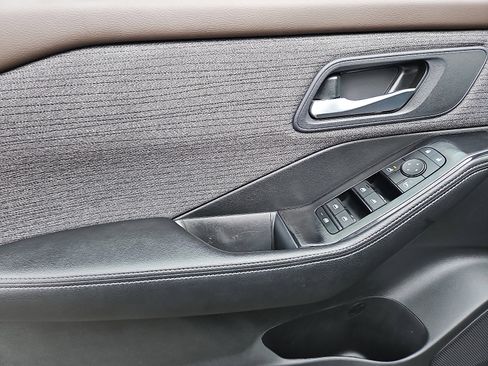 Certified 2023 Nissan Rogue SV image 12