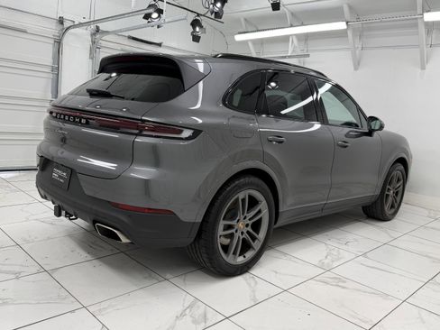 Certified 2025 Porsche Cayenne image 11