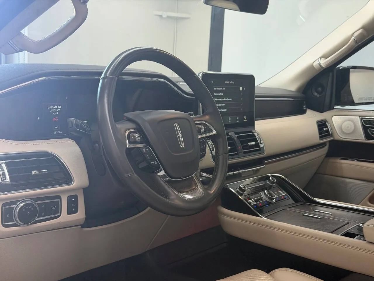 Used 2021 Lincoln Navigator Reserve AWD/4WD image 15