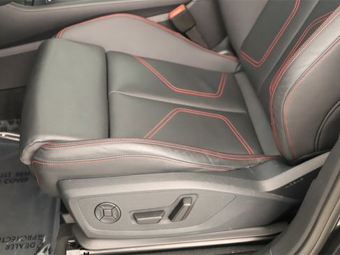 Certified 2025 Audi Q3 2.0T Premium Plus w/ Premium Plus Package image 25