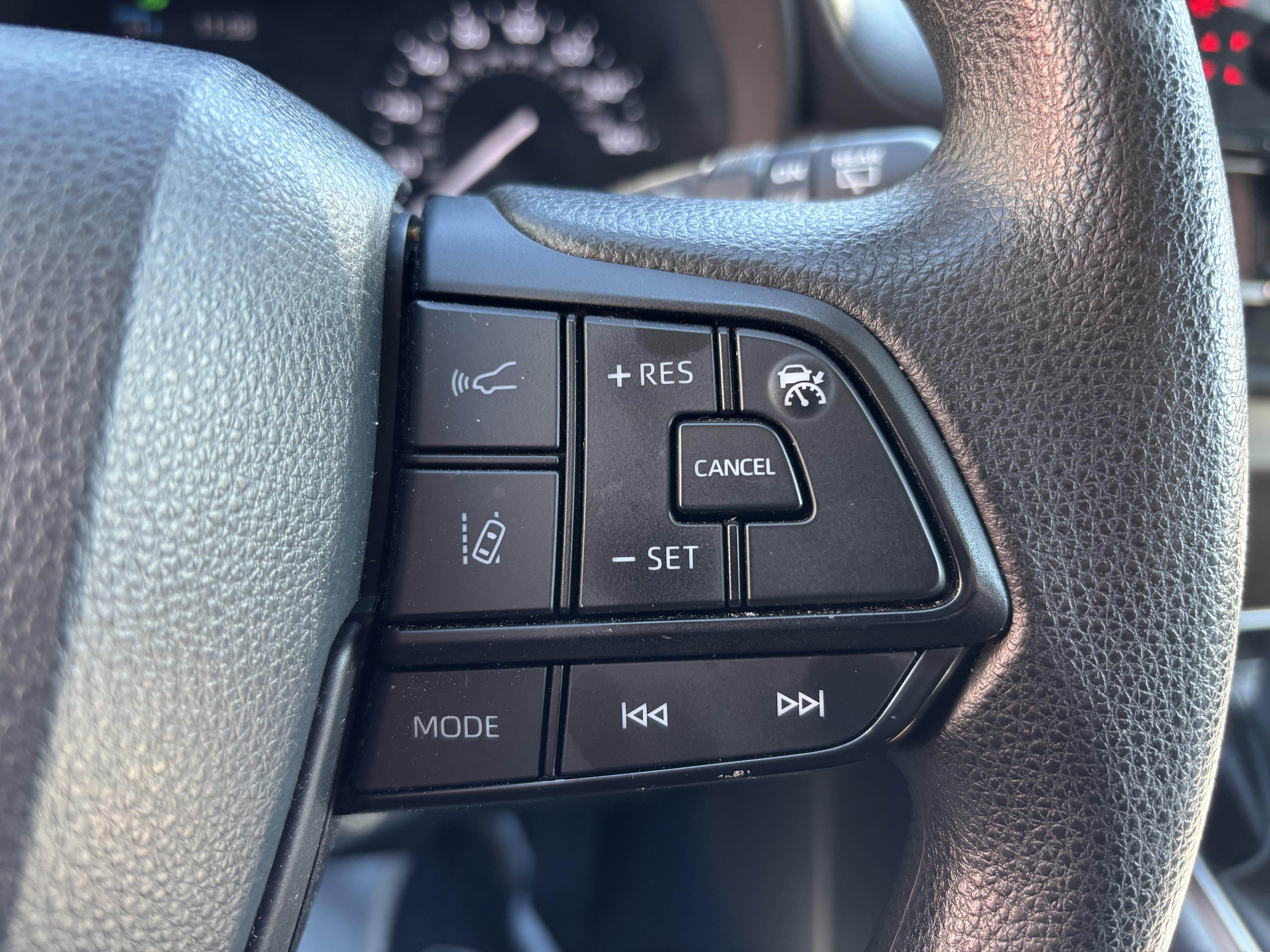 Used 2024 Toyota Sienna LE AWD/4WD image 21