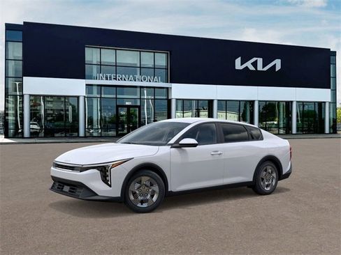 New 2026 Kia K4 LX image 3