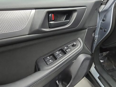 Used 2018 Subaru Outback 2.5i image 10