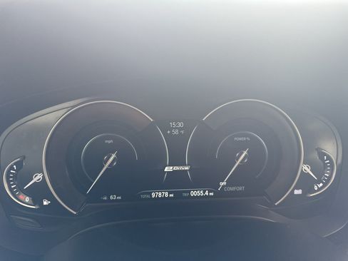Used 2018 BMW 530e w/ Premium Package 2 RWD image 14