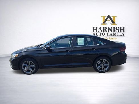 Certified 2024 Volkswagen Jetta SE FWD image 4