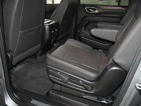 Used 2024 Chevrolet Suburban High Country image 42