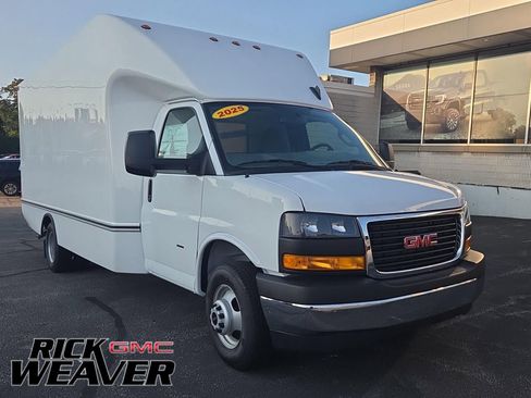New 2025 GMC Savana 3500 Extended w/ Power Convenience Package image 1