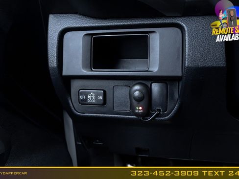 Used 2017 Toyota Tacoma SR5 w/ SR5 Appearance Package (SM) RWD image 24