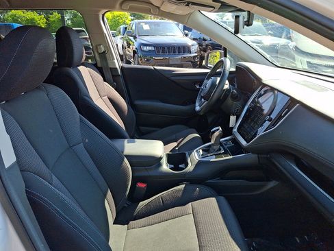 Used 2024 Subaru Outback Premium AWD/4WD image 12