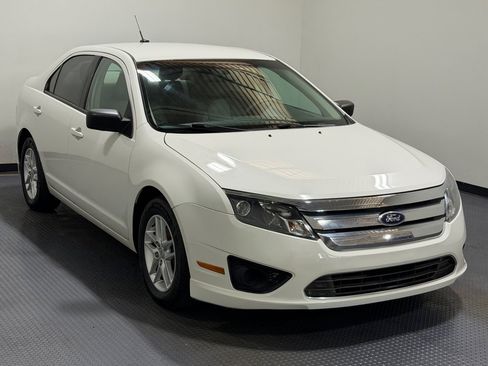Used 2011 Ford Fusion S FWD image 4