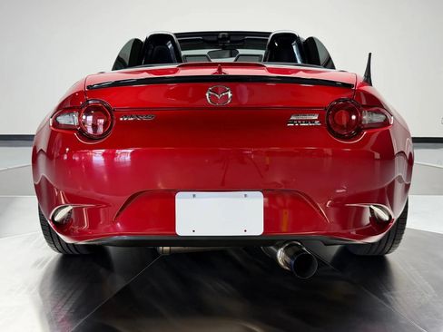 Used 2016 MAZDA MX-5 Miata Club RWD image 5
