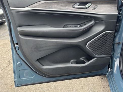 New 2026 Jeep Grand Cherokee L Limited AWD/4WD image 19