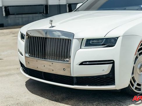 Used 2022 Rolls-Royce Ghost w/ Ghost Package image 23