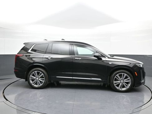 Used 2024 Cadillac XT6 Premium Luxury image 5