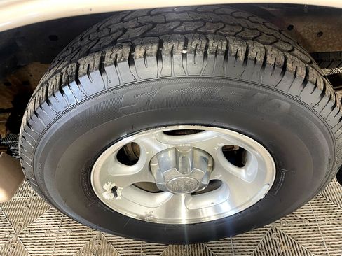 Used 2000 Ford Explorer Eddie Bauer image 20