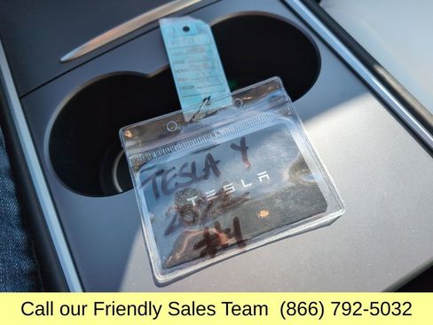 Used 2022 Tesla Model Y Performance image 28