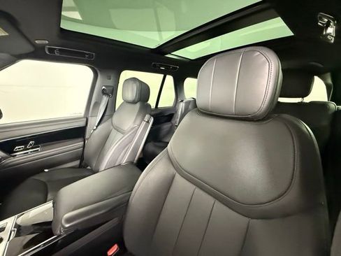 Used 2023 Land Rover Range Rover SE image 4