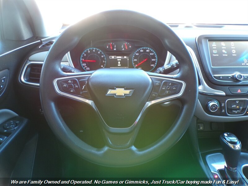 Used 2018 Chevrolet Equinox LS FWD image 12