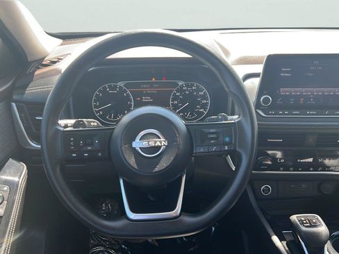 Used 2023 Nissan Rogue SV FWD image 12