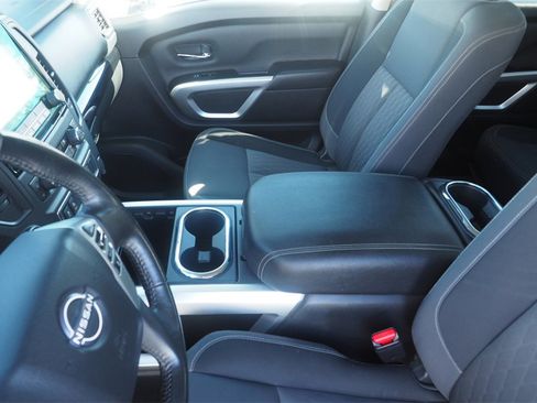 Used 2023 Nissan Titan SV w/ SV Convenience Package image 9