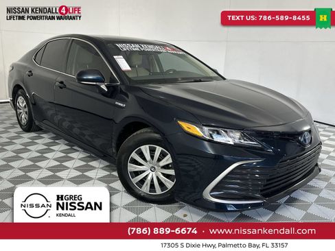 Used 2021 Toyota Camry LE FWD image 1