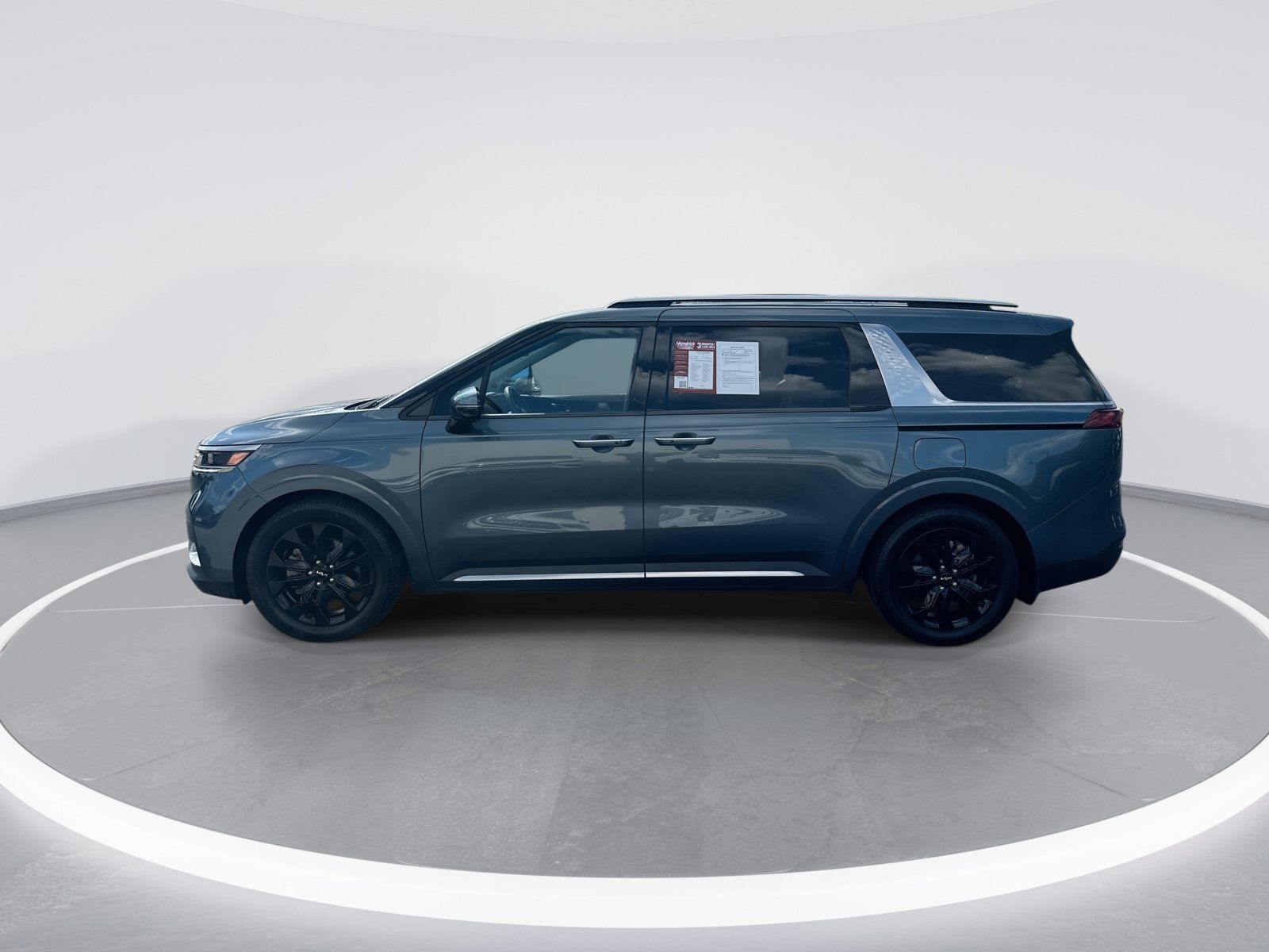 Used 2024 Kia Carnival SX FWD image 6