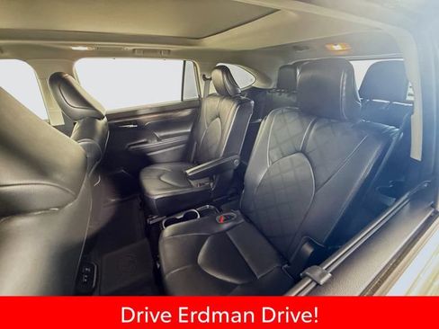 Certified 2021 Toyota Highlander Platinum AWD/4WD image 8