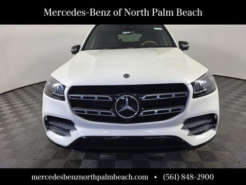 Used 2021 Mercedes-Benz GLS 580 4MATIC image 2