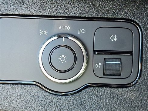 Used 2025 Mercedes-Benz Sprinter 2500 image 21