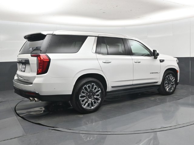 Used 2023 GMC Yukon Denali Ultimate AWD/4WD image 3