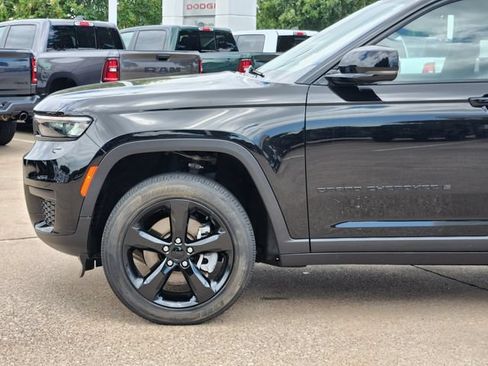 Certified 2023 Jeep Grand Cherokee L Laredo AWD/4WD image 9