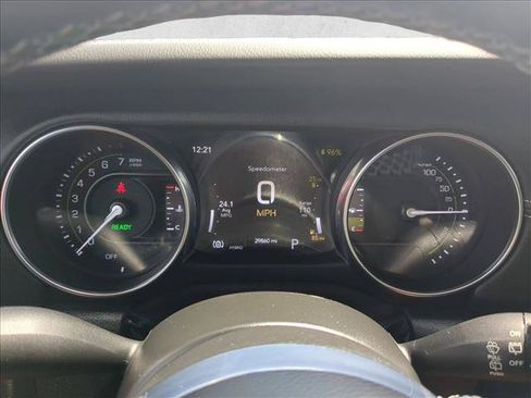 Used 2023 Jeep Wrangler Unlimited Sahara w/ Cold Weather Group AWD/4WD image 11