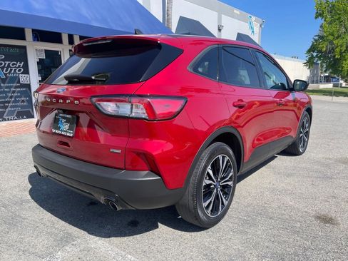Used 2021 Ford Escape SE w/ SE Sport Appearance Package FWD image 5