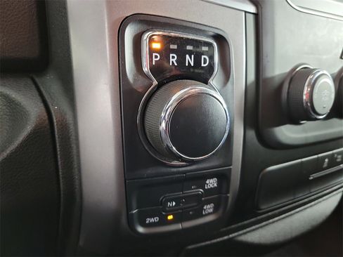 Used 2022 RAM 1500 Classic SLT image 28