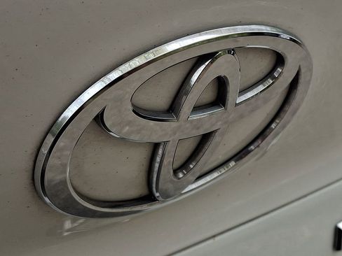 Used 2025 Toyota Camry LE FWD image 29