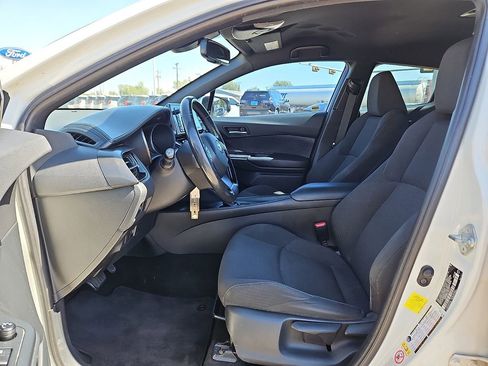 Used 2018 Toyota C-HR XLE image 11