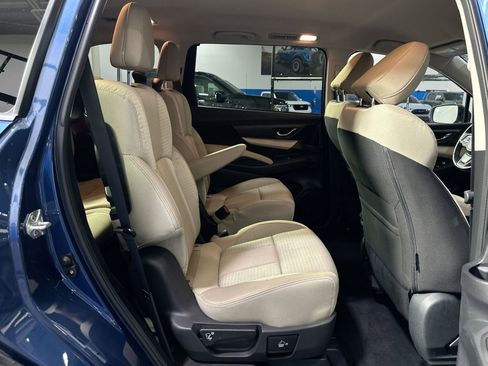 Used 2022 Subaru Ascent Premium w/ Convenience Package image 34