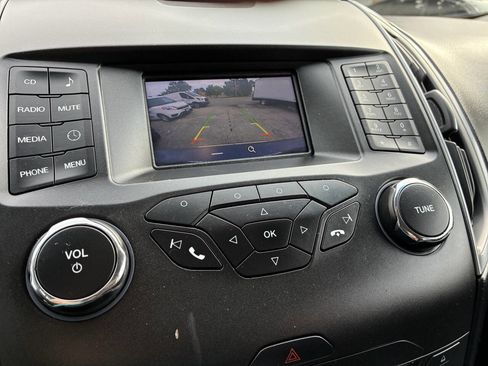 Used 2016 Ford Edge SE FWD image 24
