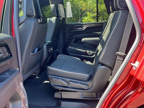 New 2026 GMC Yukon Elevation w/ Elevation Premium Package AWD/4WD image 10